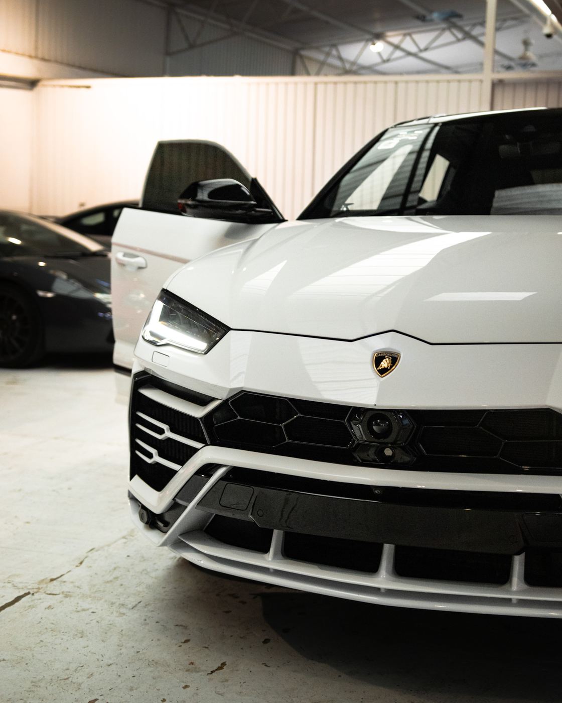 Lamborghini Urus con cristales Viking, detalle frontal